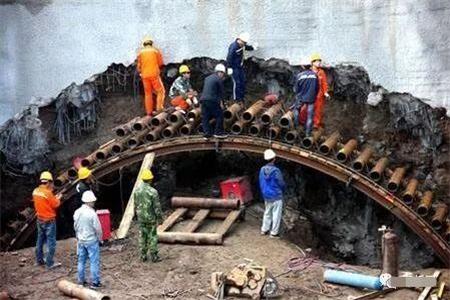 海安隧道钢花管支护案例